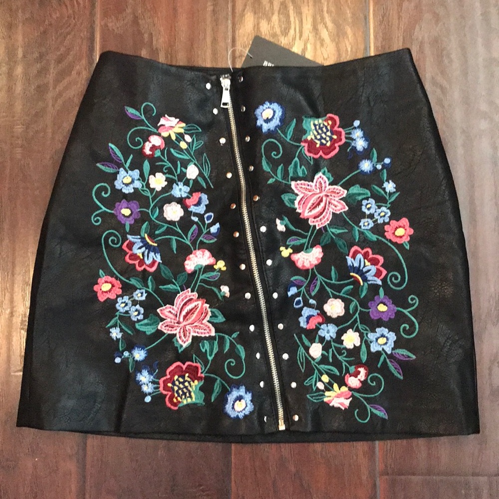 Zara black leather embroidered skirt